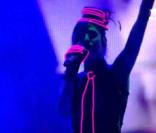 Le groupe Superbus chante  Addictions 