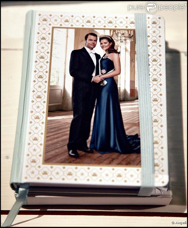 Le mariage de la princesse Victoria de Suède et Daniel Westling, qui aura lieu le 19 juin 2010, dope l'industrie du souvenir en Suède ! 