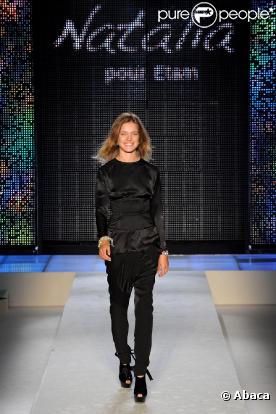 Natalia Vodianova radieuse au défilé Etam le 25 janvier 2010 au Ritz