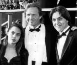 Angelina Jolie, son frère James et leur père Jon Voight. 
