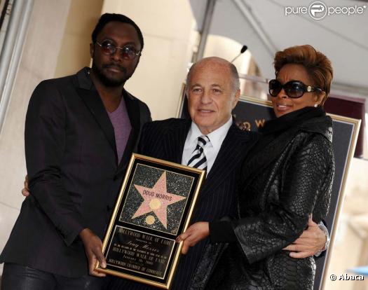 Will.i.am et Mary J. Blige inaugurent l'étoile de Doug Morris, à Hollywood, le 26 janvier 2010 !