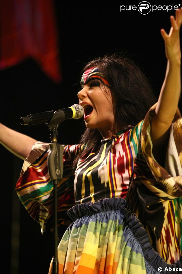 Björk lors de son show à Shangaï