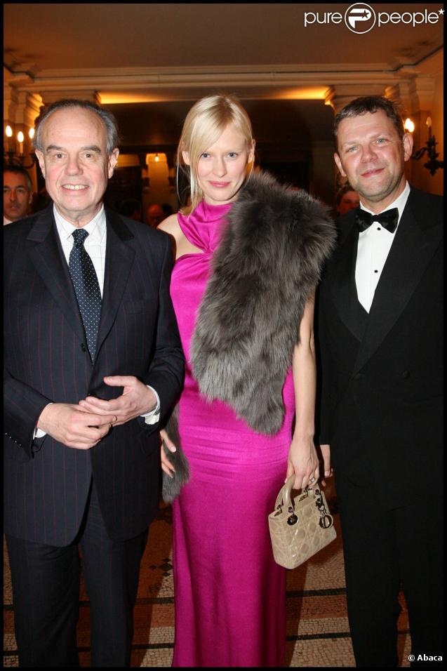 Anna Sherbinina au côté de Frédéric Mitterand et Nicolas Chibaeff