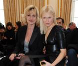 Anna Sherbinina et Catherine Falgayrac lors du défilé de Didit Hediprasetyo, au Crillon, le 28/01/09