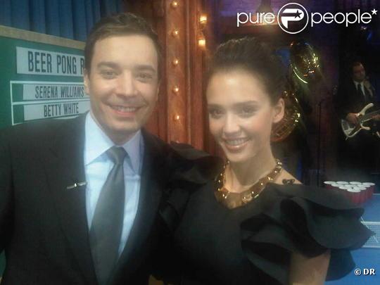 Jessica Alba à New York avec le présentateur Jimmy Fallon 
