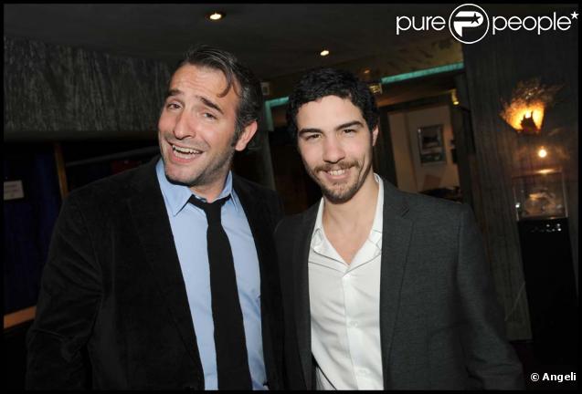 Jean Dujardin et Tahar Rahim lors de la cérémonie des Globes de cristal, à Paris, le 8 février 2010 !