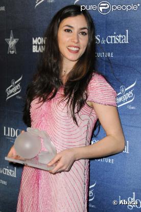Olivia ruiz, meilleure interprète féminine, lors de la cérémonie des Globes de cristal, à Paris, le 8 février 2010 !