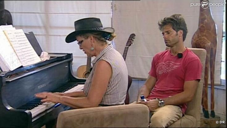 Quand David Charvet, Jeane Manson et Claudette Dion se lancent dans une reprise de Let it Be des Beatles... attention les oreilles !