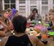 Un dîner en famille où règne la bonne humeur !