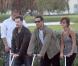 Après avoir déjeuné chez Paul, Jessica Alba, son mari Cash Warren et leur fille Honor rejoignent Joel Madden et des amis pour faire de la trotinette à Miami le 6 février 2010.