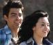 Joe Jonas et Demi Lovato chantent Making a Wave pour la Saint Valentin