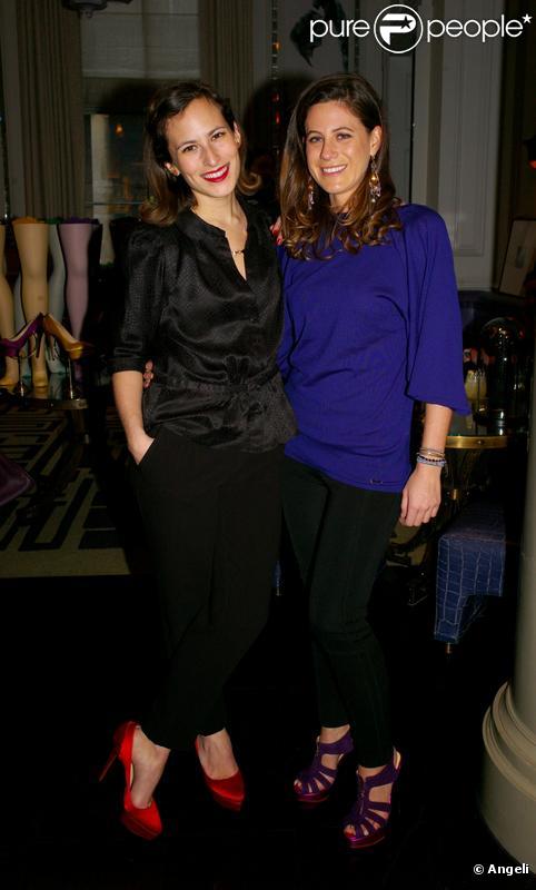 Charlotte Dellal et Francesca Versace lors de la présentation de la collection de chaussures Charlotte Olympia Shoe par Charlotte Dellal le 23 février à Londres