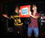 Naive New Beaters sur scène 
