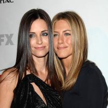 Se rencontrer sur le plateau d'une série intitulée Friends avait comme un goût de prémonition... Meilleure amie pendant plus de dix saisons à l'écran Monica et Rachel le sont devenues dans la vraie vie ! De vraies BFF !