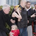 Pour ses fans, Lady Gaga ne recule devant rien et frôle le danger...