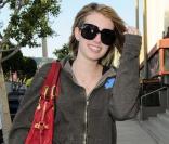 Emma Roberts en pleine séance shopping à Los Angeles. 2/03/2010