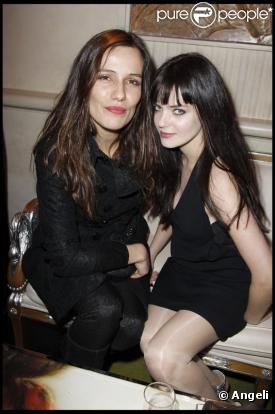 Zoé Félix et Roxane Mesquida au Meurice, à la soirée organisée pour les 5 ans du parfum Flowerbomb, de Viktor &amp; Rolf. 04/03/2010