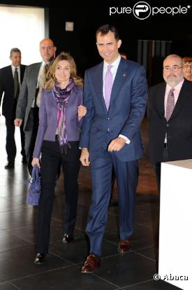 Letizia d'Espagne et Felipe d'Espagne partiscipent à un déjeuner d'affaires à la Chambre de Commerce. 5/03/2010
