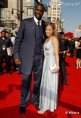 Shaquille O'Neal, pivot star des Cleveland Cavaliers, et sa femme Shaunie divorcent...