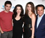 Steven Strait, Julianna Margulies, Dominik Garcia-Lorido et Andy Garcia, à l\'occasion de l\'avant-première de City Island, au Landmarck Theatre de Westwood, à Los Angeles, le 15 mars 2010.