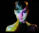 Alizée dévoilera le 29 mars 2010 son nouvel album, Une Enfant du siècle : mais, déjà, elle irradie, insaisissable pin-up, le clip de Les Collines