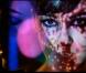 Alizée dévoilera le 29 mars 2010 son nouvel album, Une Enfant du siècle : mais, déjà, elle irradie, insaisissable pin-up, le clip de Les Collines