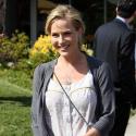 Julie Benz : Même mal habillée, la stripteaseuse sexy de "Desperate Housewives"... reste une bombe !
