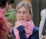 Jennifer Aniston et Adam Sandler sur le tournage de <i>Just go with it</i>, qui se déroule à Beverly Hills, Los Angeles, le 22 mars 2010.