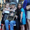 Dennis Hopper : Ravagé par le cancer et éreinté par son divorce, il retrouve le sourire avec sa fillette et ses amis...