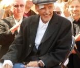 Viggo Mortensen était présent pour saluer et louer Dennis Hopper, affaibli par la maladie, qui recevait le 26 mars 2010 son étoile sur Hollywood Boulevard