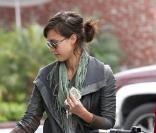 Jessica Alba s'arrête dans une station essence de Westwood le 31 mars 2010