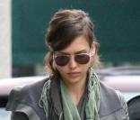 Jessica Alba s'arrête dans une station essence de Westwood le 31 mars 2010