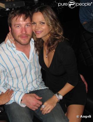 Le mythique Bode Miller, en très charmante compagnie avec Goloka Bolte, à l'occasion des 15 ans des maillots de bain de la marque Victoria's Secret, à Beverly Hills, Los Angeles, en mars 2010.