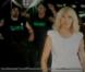 Amanda Lear... met la gomme pour des pneus