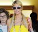 Paris Hilton : en pikachu inoffensif le jour, en femme fatale au décolleté sexy la nuit... Elle a plus d'un tour dans son sac !