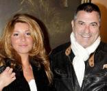 Jean-Marie Bigard et Lola à l'occasion de l'avant-première des  Aventures extraordinaires d'Adèle Blanc-Sec , dans l'enceinte de l'UGC Normandie, à Paris, le 12 avril 2010.