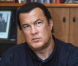 Steven Seagal aurait harcelé sexuellement la petite-fille de Ray Charles, en 2004 !