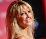<p>Heather  Locklear a été arrêtée  samedi pour avoir pris la  fuite suite à un accident de la circulation.</p>