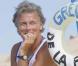 Le campeur Franck Dubosc plante sa tente dans le chapeau de l'exploratrice Louise Bourgoin !