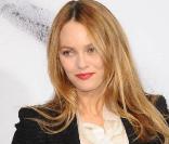 Vanessa Paradis et Alain Souchon réunis pour un inédit posthume du créateur de "Joe le taxi"...