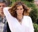  Sarah Jessica Parker sur le tournage de Sex and The City 2, dans une superbe robe blanche de chez Halston... 