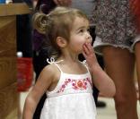 Jessica Alba fait du shopping avec sa fille Honor à Beverly Hills le 7 mai 2010