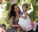 Jessica Alba et Honor font les courses le 7 mai 2010 à Beverly Hills : on est tellement bien dans les bras de sa maman