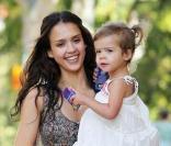 Jessica Alba et Honor font les courses le 7 mai 2010 à Beverly Hills