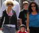 Christina Aguilera avec son fils Max à New York le 7 mai 2010