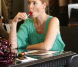 Dans la vie, Katherine Heigl est une vraie petite rigolote ! Une sucette dans la bouche et elle est prête à faire toutes les grimaces possibles ! 