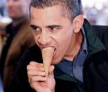 Pour tenir bon face au stress, Barack Obama s'offre de petites pauses gourmandes : un bon cornet de glace et ça repart ! 