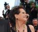 Alain Delon, sa fille Anouchka habillée par Elie Saab et Claudia Cardinale sur le tapis rouge de Cannes le 14 mai 2010