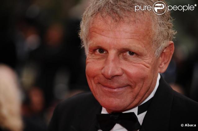 Patrick Poivre d'Arvor sur le tapis rouge du Festival de Cannes, avant la projection de You Will Meet A Tall Dark Stranger, le 15 mai 2010