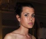 Cannes 2010 - Charlotte Casiraghi très en beauté fait la fête avec Jennifer Lopez, Salma Hayek, Aïssa Maïga...